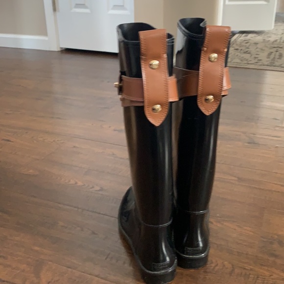 Coach rain boot. Similar to hunter boot - Picture 2 of 4